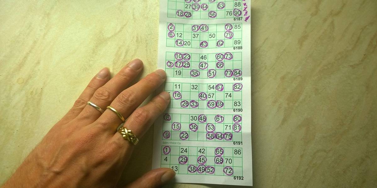 Bingo, estrazione cartella, mano