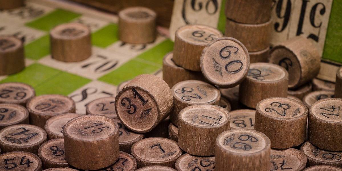 Bingo, numeri in legno